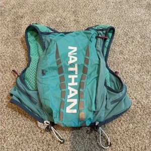 Nathan Vapor Airess vest and belt